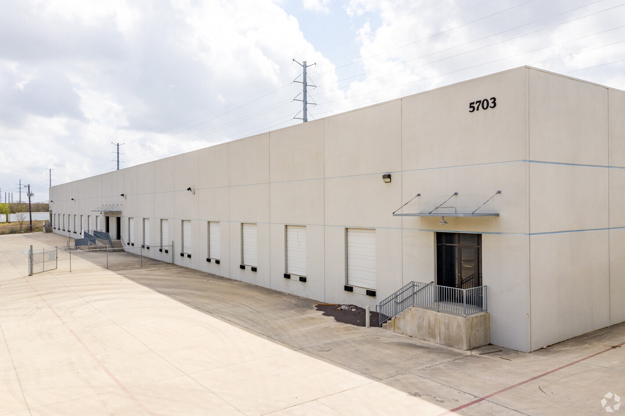 5703 Distribution, San Antonio, TX for sale Primary Photo- Image 1 of 1