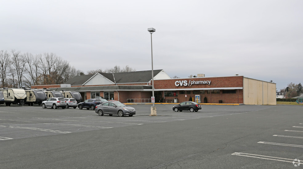 1050 Shoemaker Ave, Shoemakersville, PA for lease - Primary Photo - Image 3 of 10