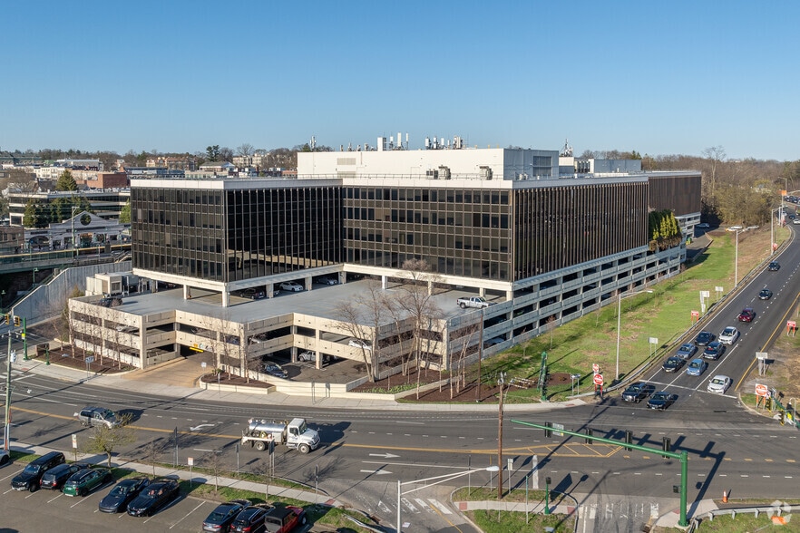 1 Greenwich Plz, Greenwich, CT for lease - Primary Photo - Image 1 of 8