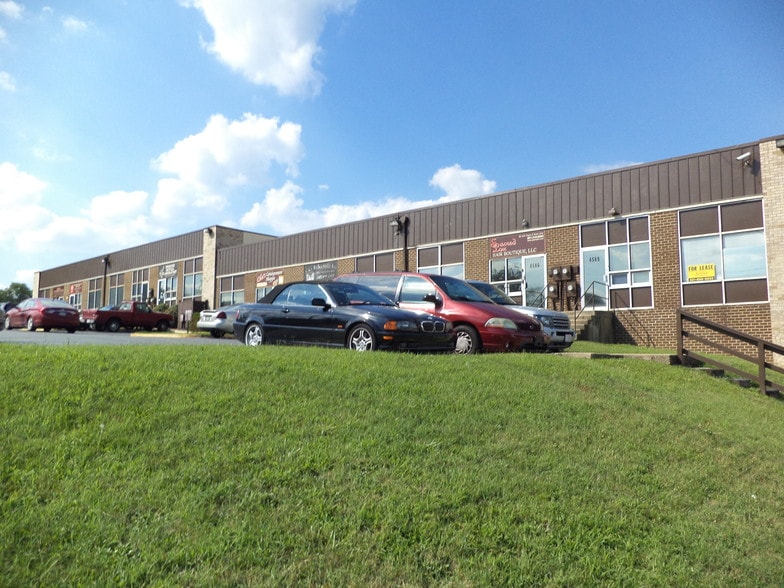 4574-4598 Beech Rd, Temple Hills, MD for lease - Building Photo - Image 2 of 5