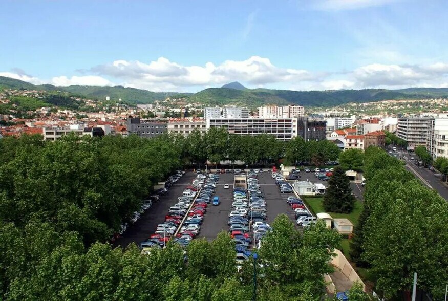 Office in Clermont-Ferrand for lease - Building Photo - Image 3 of 12