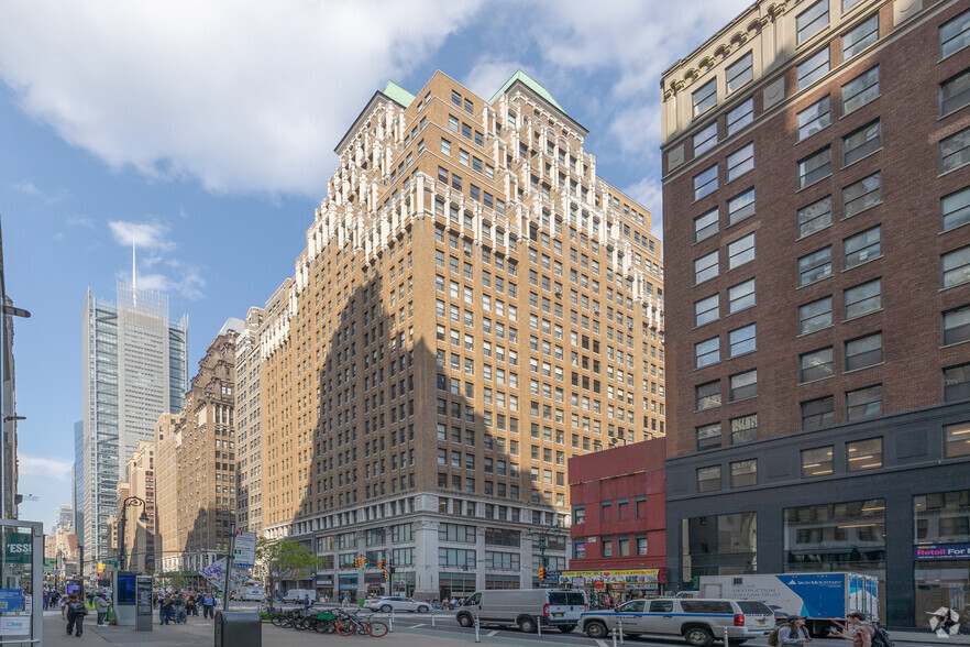 520 Eighth Ave, New York, NY for lease - Building Photo - Image 1 of 10