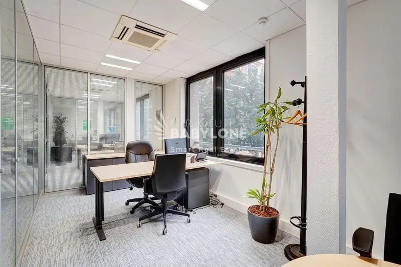 16 Rue Antonin Raynaud, Levallois-Perret for lease - Interior Photo - Image 3 of 15