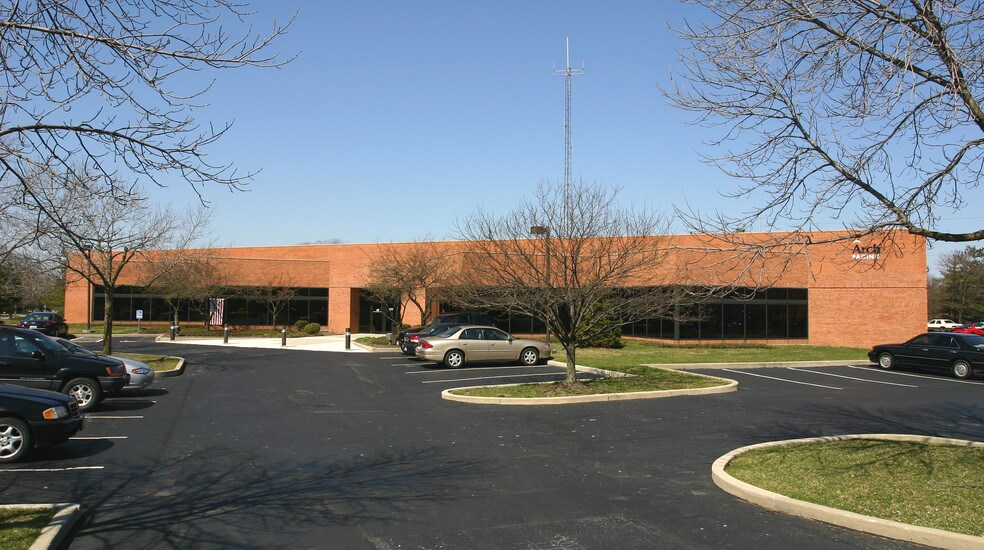 330 E Wilson Bridge Rd, Worthington, OH for sale - Building Photo - Image 1 of 1