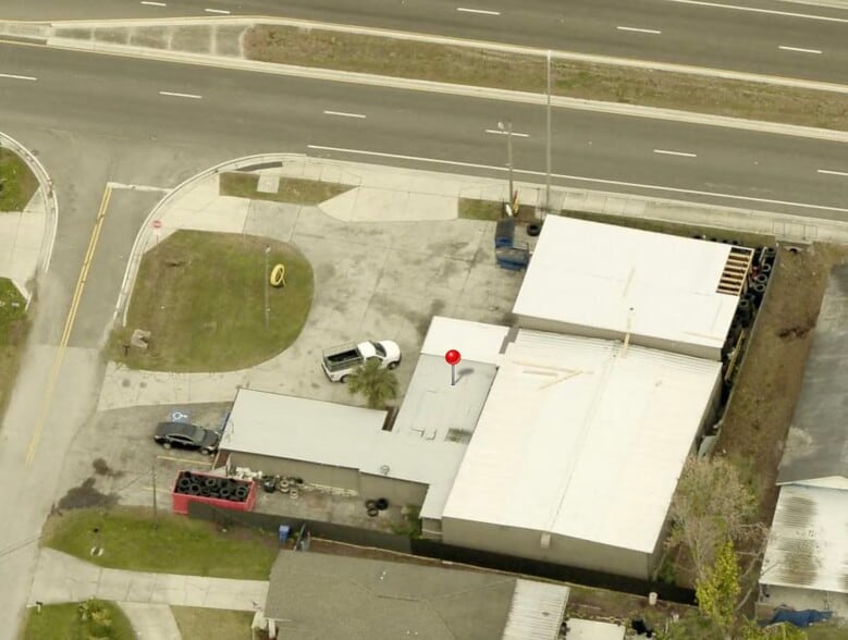 6301 Causeway Blvd, Tampa, FL for lease - Building Photo - Image 1 of 17