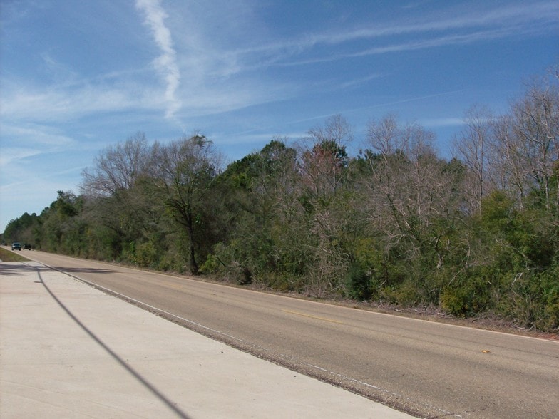 LA HWY 1085, Covington, LA 70433