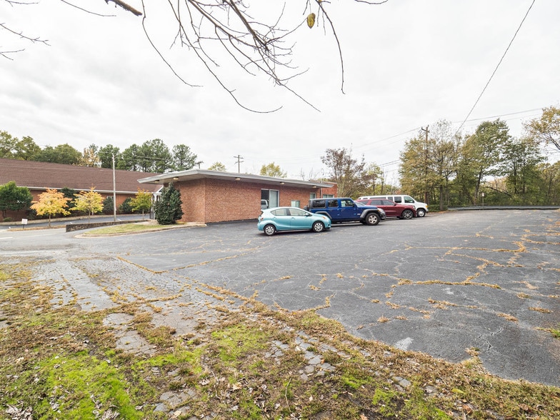 621 William Vickers Ave, Durham, NC for sale - Building Photo - Image 2 of 13