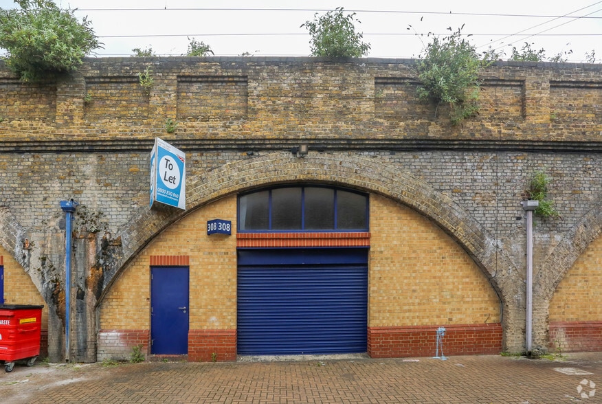 305-310 Harrow Rd, London for lease - Building Photo - Image 2 of 5