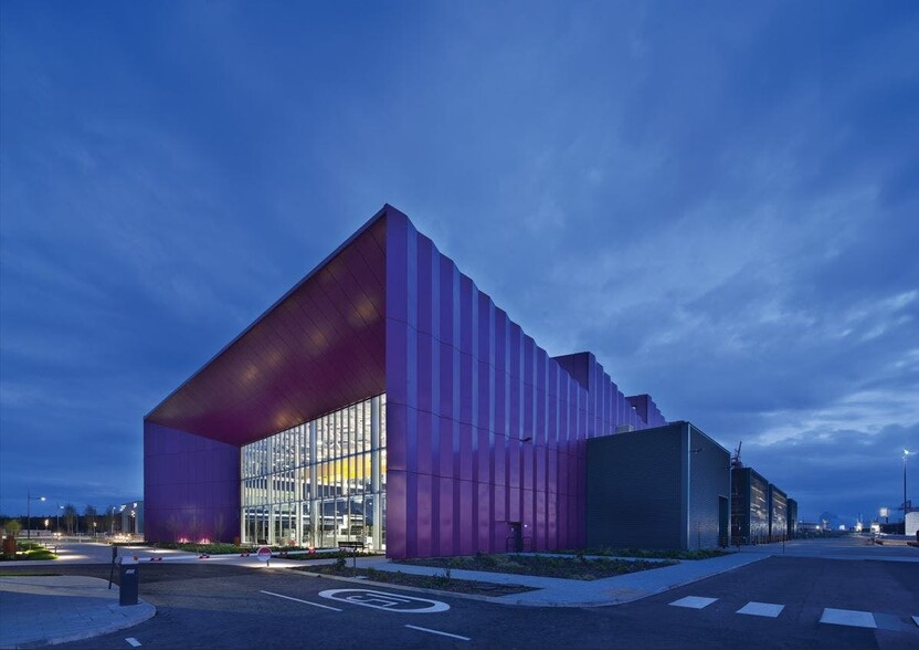 2 Inchinnan Rd, Renfrew for lease - Building Photo - Image 2 of 12