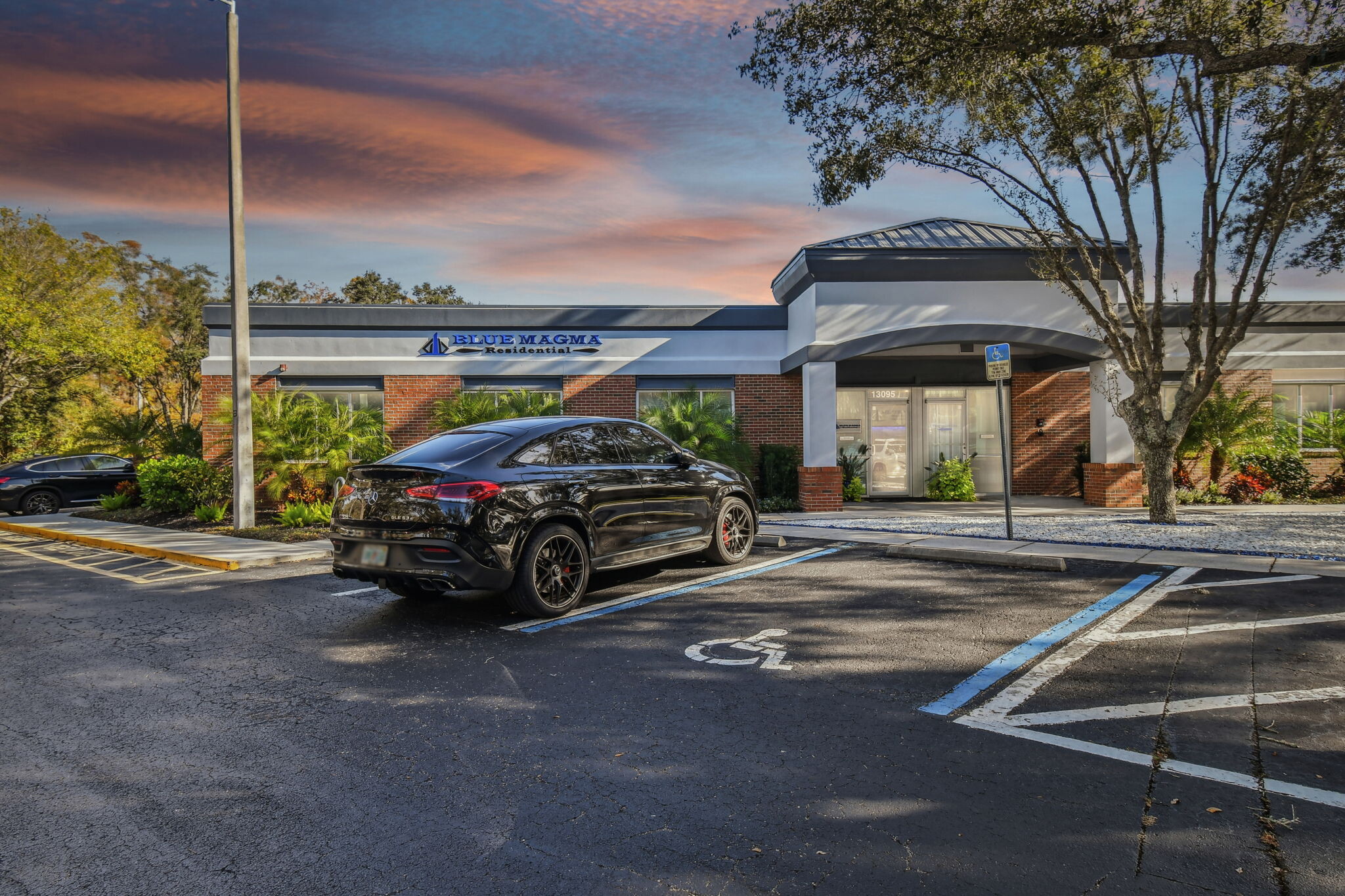 13095-13099 N Telecom Pky, Tampa, FL for lease Building Photo- Image 1 of 21