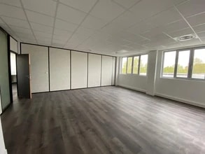 79 Rue Rateau, La Courneuve for lease Interior Photo- Image 2 of 5