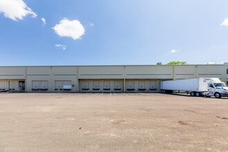 7342-7380 SW Kable Ln, Portland, OR for lease Interior Photo- Image 2 of 3