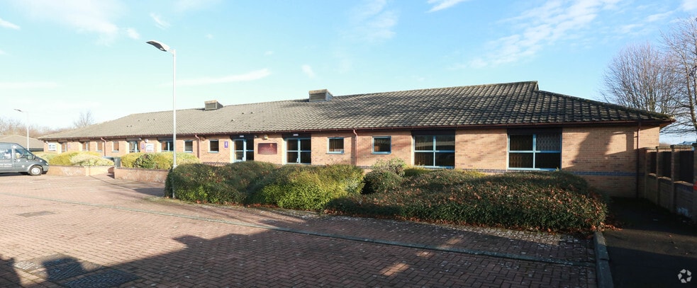 4 Hutton Close, Bishop Auckland for lease - Building Photo - Image 1 of 4