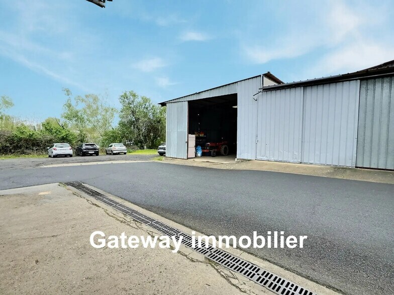 Industrial in Issoire for lease - Building Photo - Image 1 of 5
