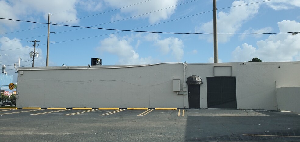2223 NW 26th Ave, Miami, FL for lease - Building Photo - Image 2 of 7