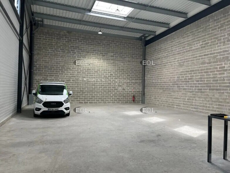 Flex in Cormeilles-en-Parisis for lease - Building Photo - Image 3 of 9