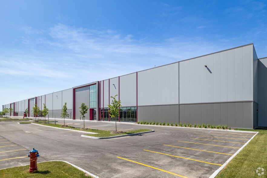 405 Huntmar Dr, Ottawa, ON for lease - Building Photo - Image 2 of 5