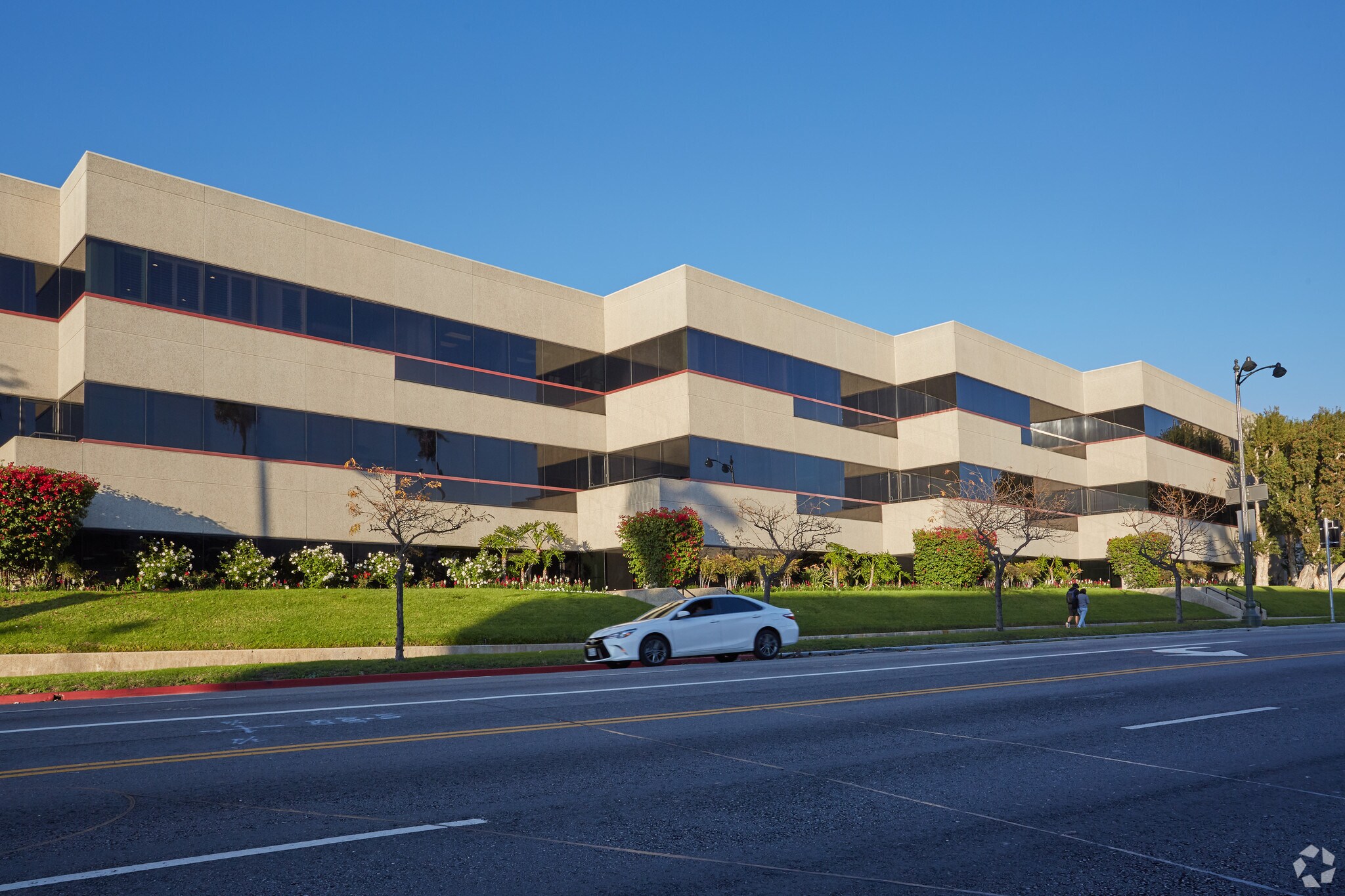 4751 Wilshire Blvd, Los Angeles, CA for sale Primary Photo- Image 1 of 1