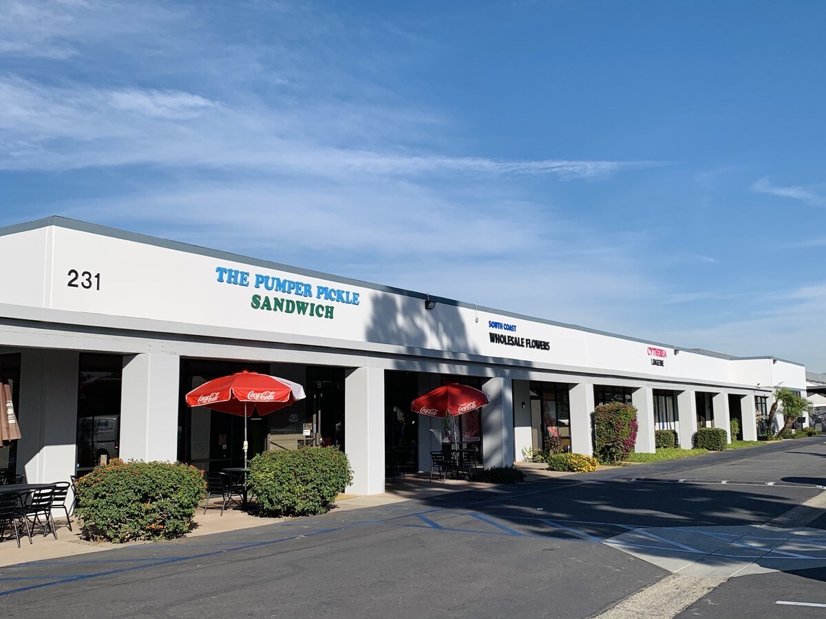 231 E Dyer Rd, Santa Ana, CA 92707