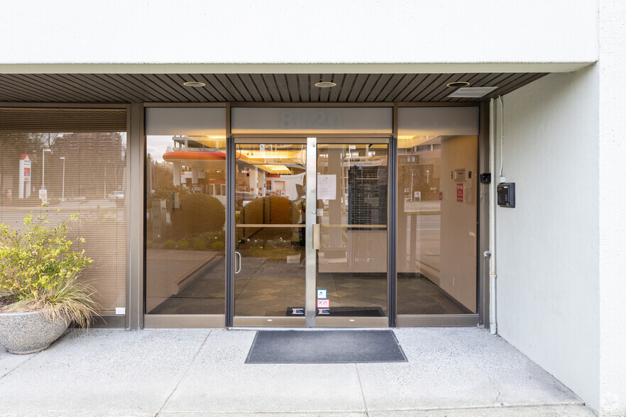 8120 Granville Ave, Richmond, BC for lease - Building Photo - Image 3 of 6