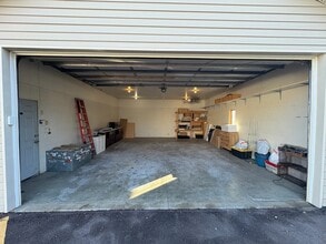 5200 S Cliff Ave, Sioux Falls, SD for lease Interior Photo- Image 2 of 2