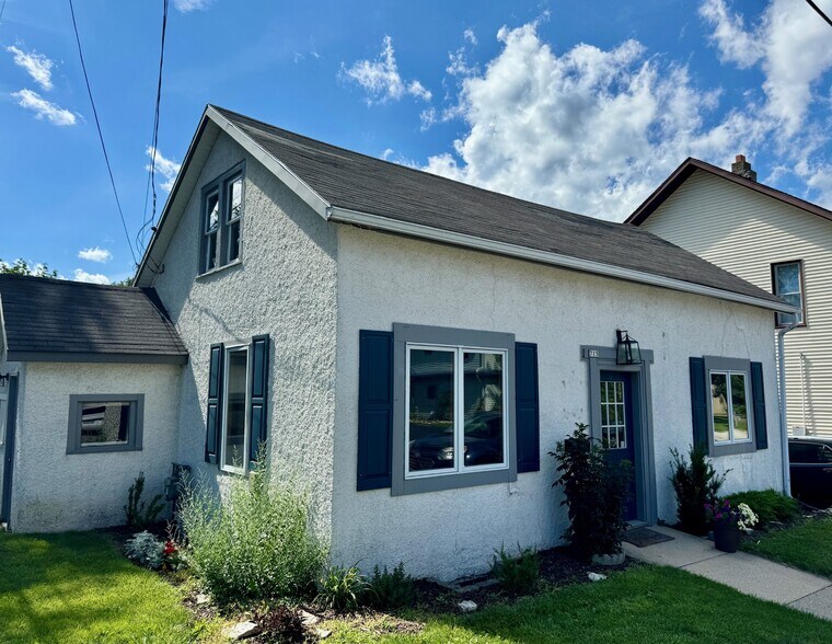 638 Milwaukee St, Delafield, WI for sale - Primary Photo - Image 1 of 1