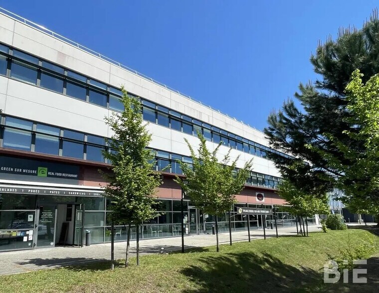 Office in Pessac for lease - Building Photo - Image 1 of 15