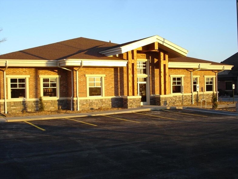 2808 S Ingram Mills Rd, Springfield, MO for sale - Building Photo - Image 1 of 1