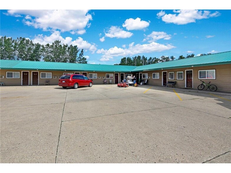 806 W 5th St, Morris, MN for sale - Primary Photo - Image 1 of 1