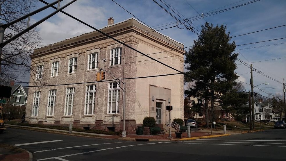 2 E Broad St, Hopewell, NJ 08525 Office Space for Lease