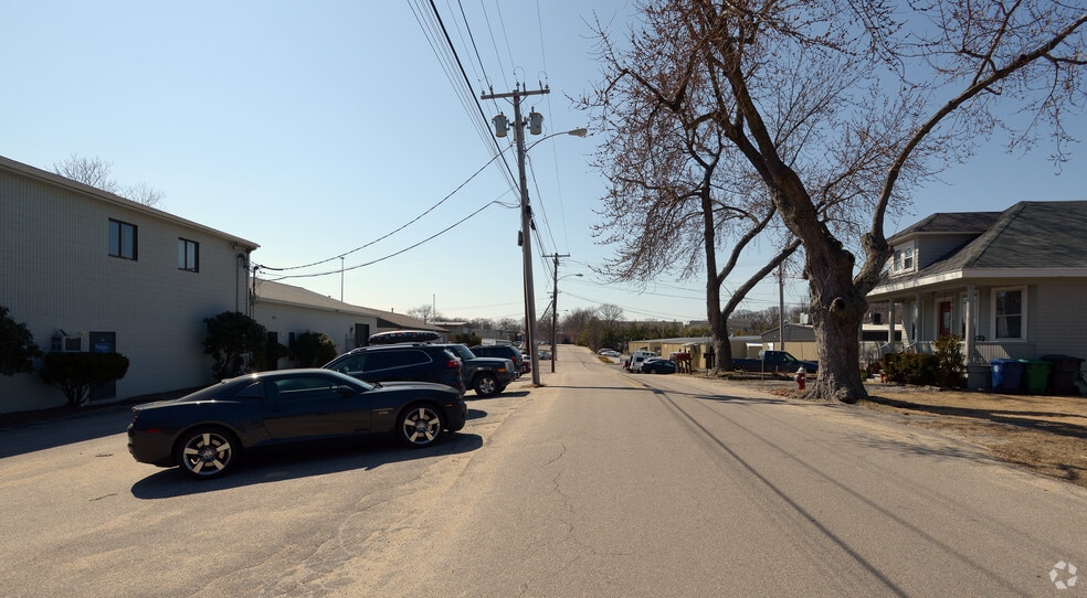 60 Minnesota Ave, Warwick, RI for lease - Building Photo - Image 2 of 18