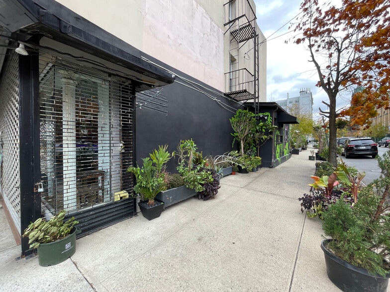 251 Van Brunt St, Brooklyn, NY for lease - Building Photo - Image 2 of 10