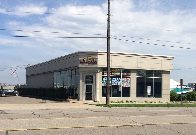 525 Biddle Ave, Wyandotte, MI 48192