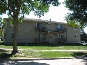 16-86 Aossey Ln SW, Cedar Rapids, IA for sale - Primary Photo - Image 1 of 1