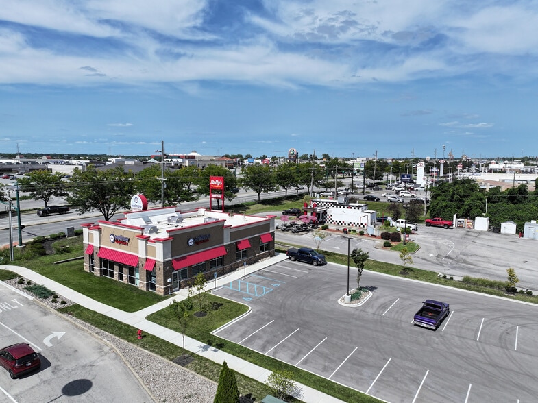 744 E Lewis and Clark Pky, Clarksville, IN for sale - Building Photo - Image 3 of 6