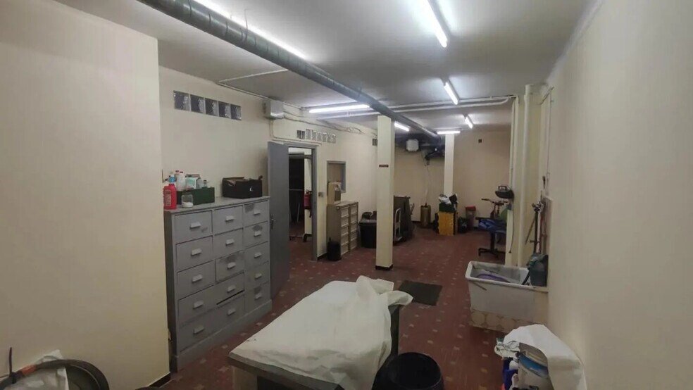 Industrial in Nice for sale - Building Photo - Image 3 of 12