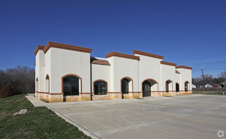720 W Nathan Lowe Rd, Arlington, TX for sale - Primary Photo - Image 1 of 1