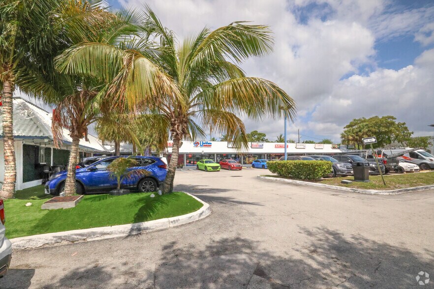 1831 1855 S State Road 7 Plantation - 1831 1855 S State Road 7 Plantation FL Primary Photo 1 Large