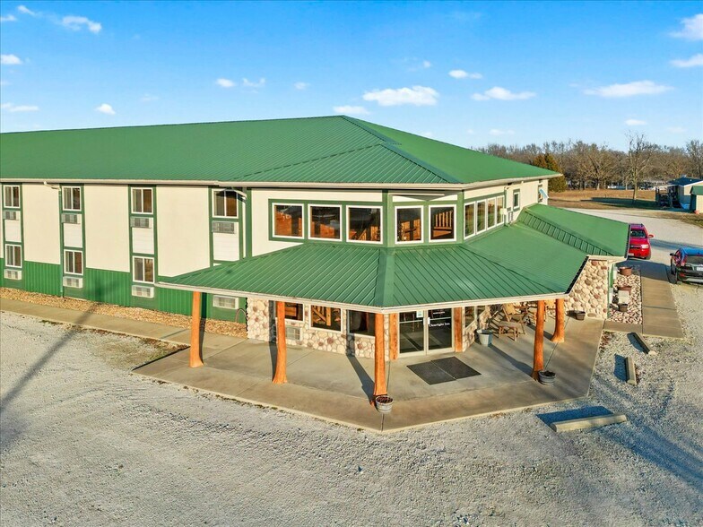20893 County Road 295, Hermitage, MO 65668