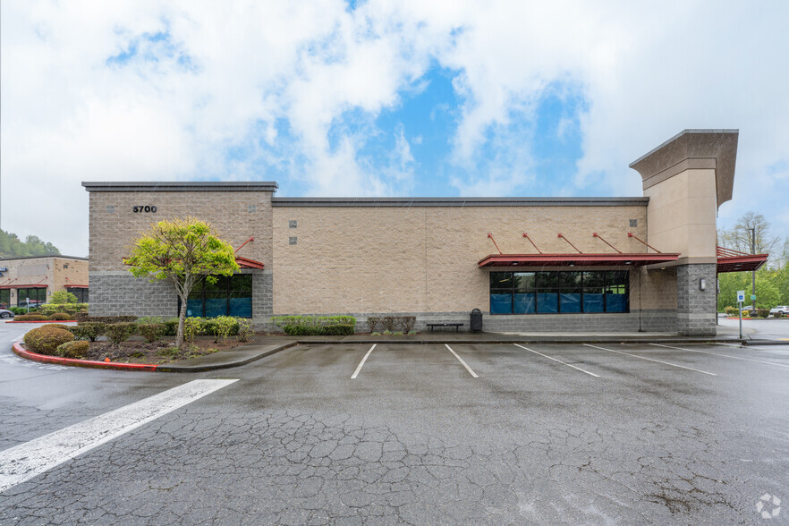 5700 E Lake Sammamish Pky SE, Issaquah, WA for lease - Building Photo - Image 3 of 5