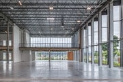 High-Capacity Warehouse Floor Supports 500 Pounds Per Square Foot