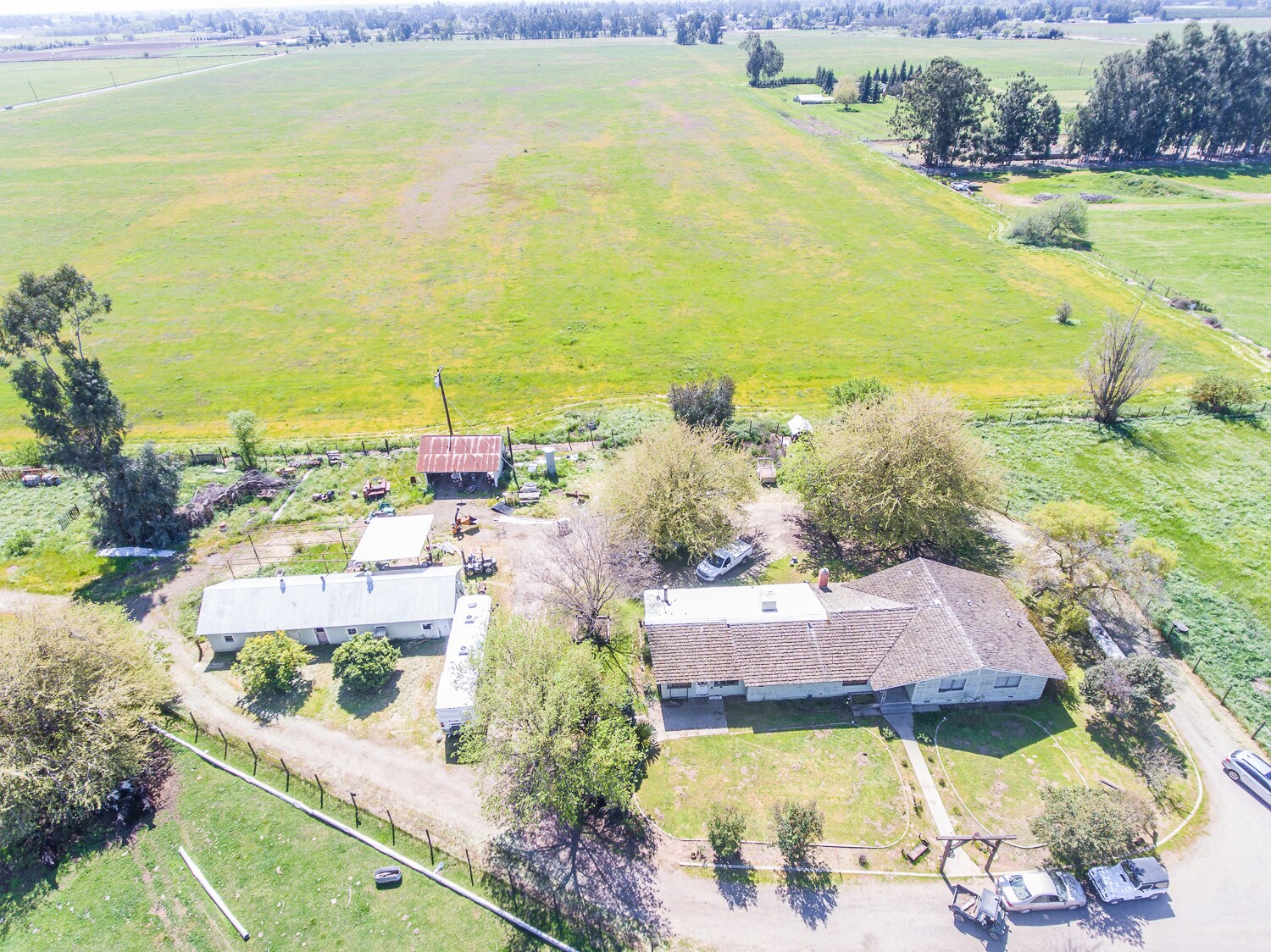 8285 E Shields Ave, Fresno, CA for sale Primary Photo- Image 1 of 1