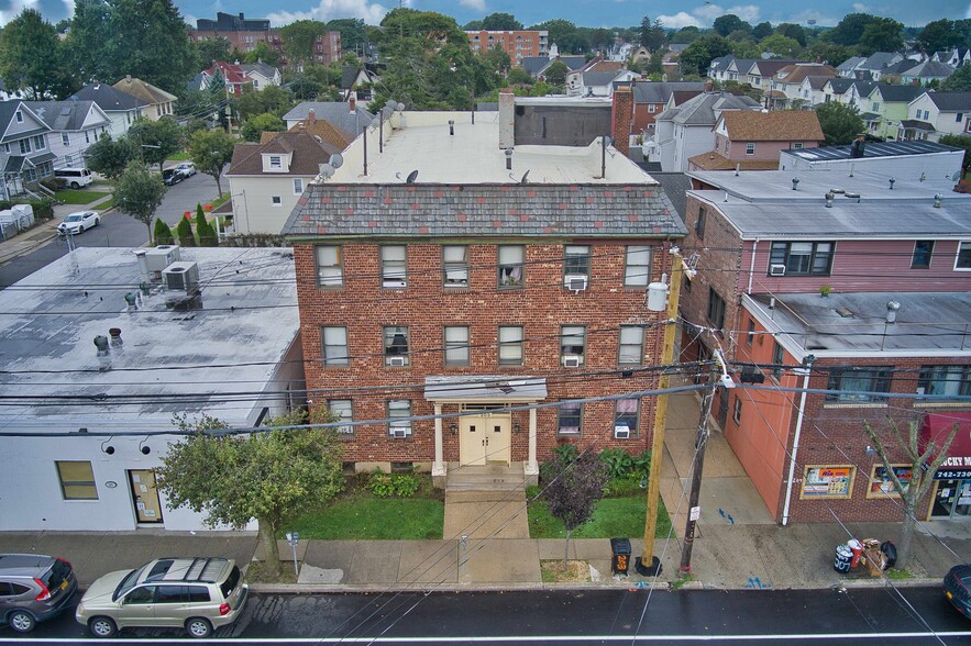 203 Willis Ave, Mineola, NY for sale - Building Photo - Image 3 of 9