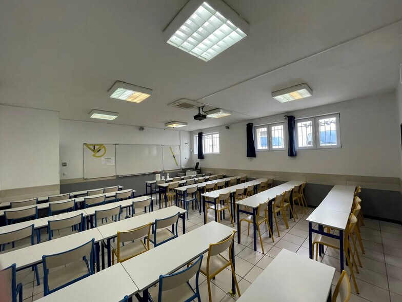 Boulevard Schloesing, Marseille for sale - Building Photo - Image 3 of 10