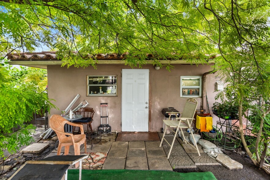 1490 Oakwood Dr, Miami Springs, FL for sale - Building Photo - Image 3 of 23