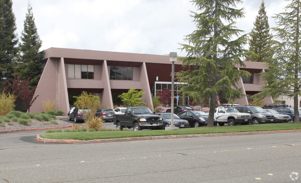 3663 N Laughlin Rd, Santa Rosa, CA for lease - Building Photo - Image 3 of 4