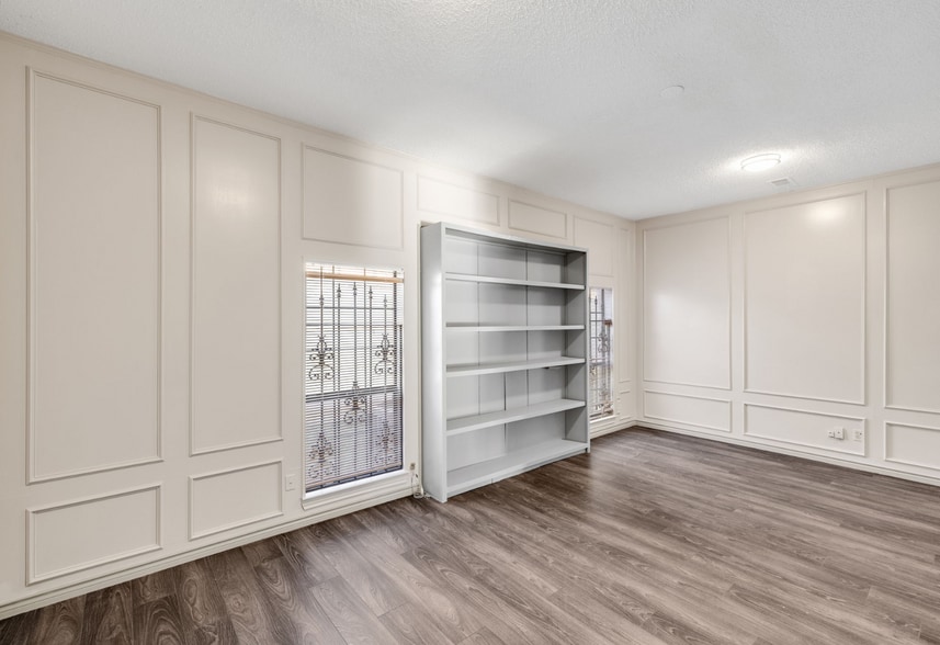 1619 W Irving Blvd, Irving, TX for lease - Interior Photo - Image 2 of 16