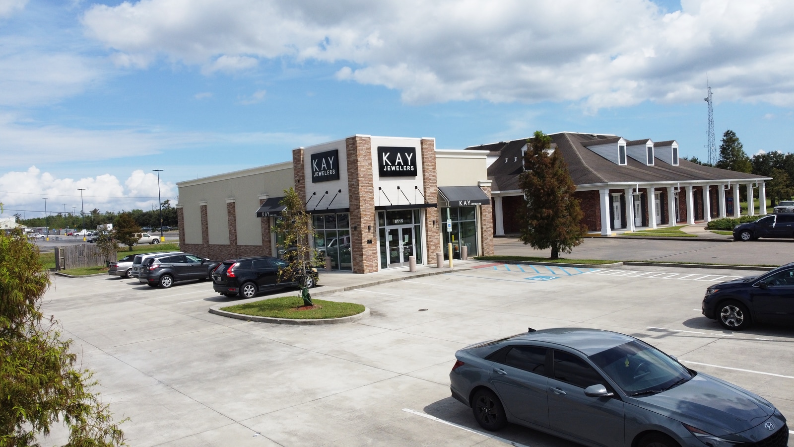 8115 W Judge Perez Dr, Chalmette, LA 70043