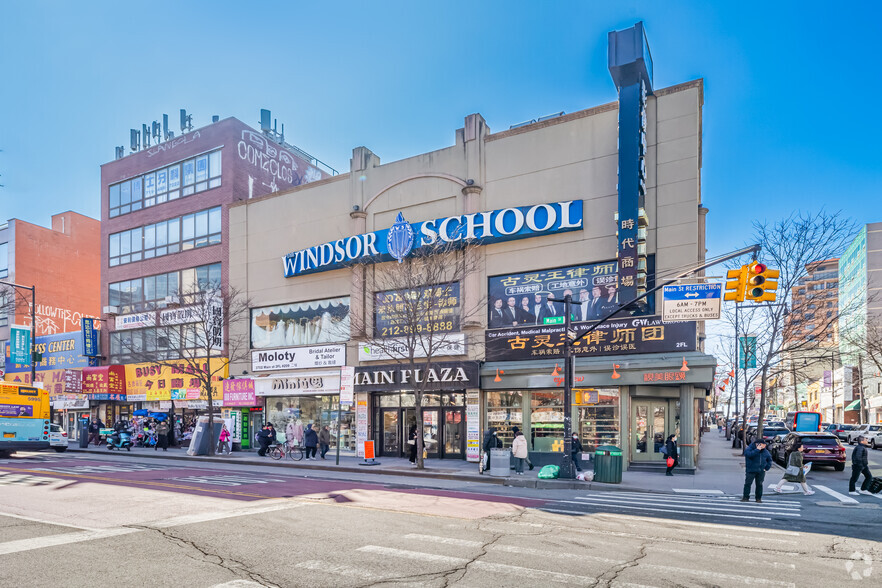 3702 Main St, Flushing, NY for lease - Building Photo - Image 3 of 6