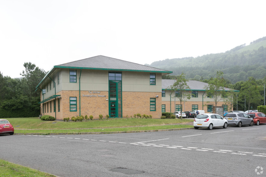 Mountain Ash, Abercynon for lease - Primary Photo - Image 1 of 2